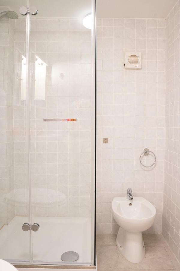 Tom Apartments نابولي المظهر الخارجي الصورة